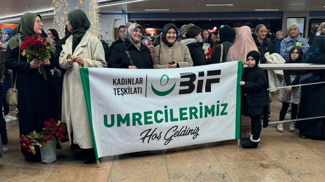 2024 Aralık Umresinden Dönen Umrecilerimiz Coşkuyla Karşılandı
