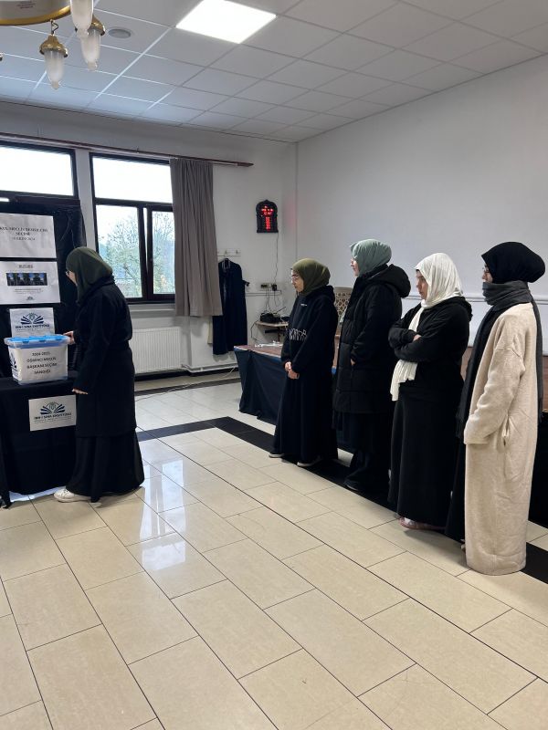 İbn-i Sina Enstitüsü Anadolu İmam Hatip Lisesi Öğrencileri Meclis Başkanını Seçti