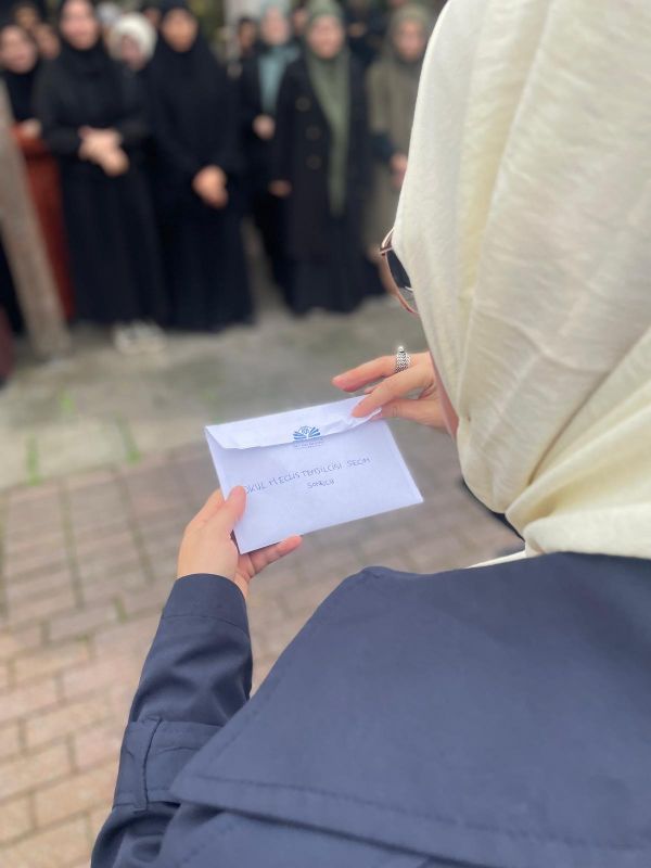 İbn-i Sina Enstitüsü Anadolu İmam Hatip Lisesi Öğrencileri Meclis Başkanını Seçti