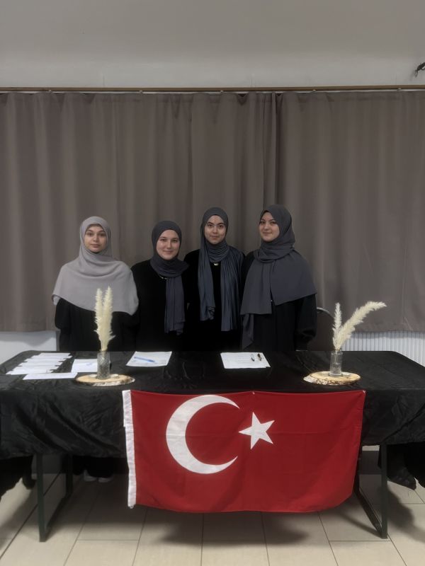 İbn-i Sina Enstitüsü Anadolu İmam Hatip Lisesi Öğrencileri Meclis Başkanını Seçti