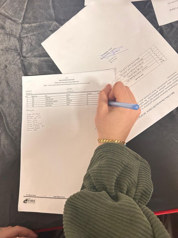 İbn-i Sina Enstitüsü Anadolu İmam Hatip Lisesi Öğrencileri Meclis Başkanını Seçti