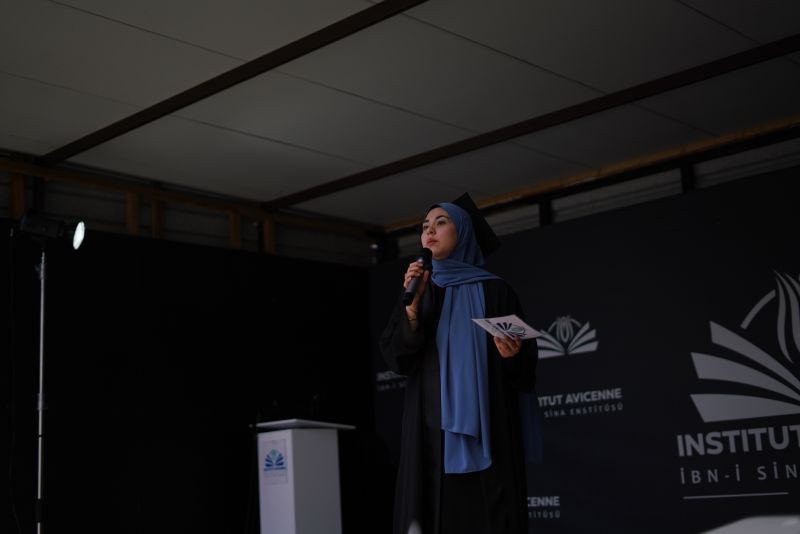 Belçika İbn-i Sina Enstitüsü ve Anadolu İmam Hatip Lisesi 2024-2025, 10. Mezuniyet Töreni Coşkuyla Gerçekleşti.