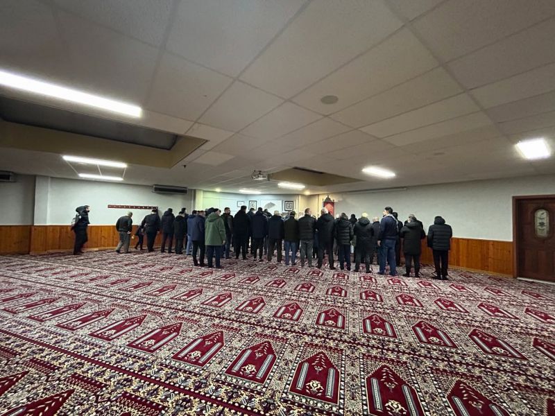 BİF Heusden-Zolder'de Babalar ve Çocuklar Sabah Namazında Buluştu
