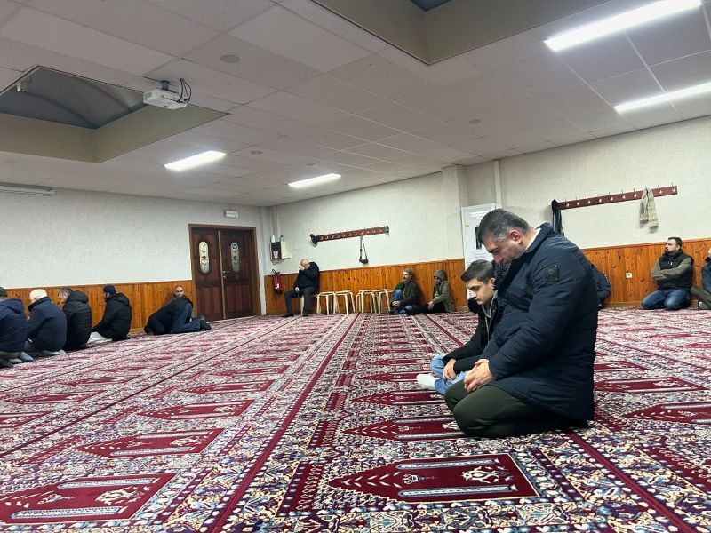 BİF Heusden-Zolder'de Babalar ve Çocuklar Sabah Namazında Buluştu
