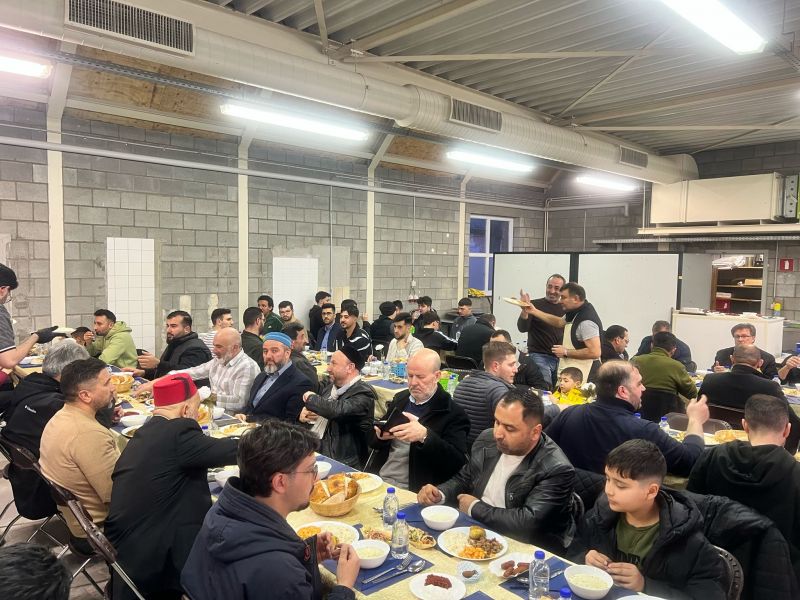 Genk Şubesi Kuran Kursu Yararına İftar Programı