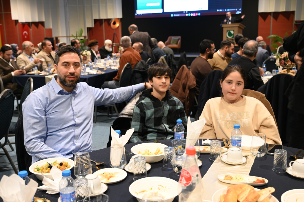 Geleneksel BİF Aile İftarımızı büyük bir birlik ve kardeşlik atmosferinde gerçekleştirdik.