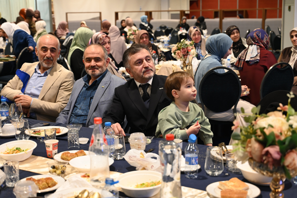 Geleneksel BİF Aile İftarımızı büyük bir birlik ve kardeşlik atmosferinde gerçekleştirdik.