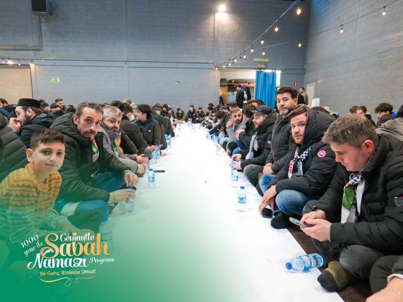 1100 Genç, Anvers Huzur Cami’nde Sabah Namazında Buluştu