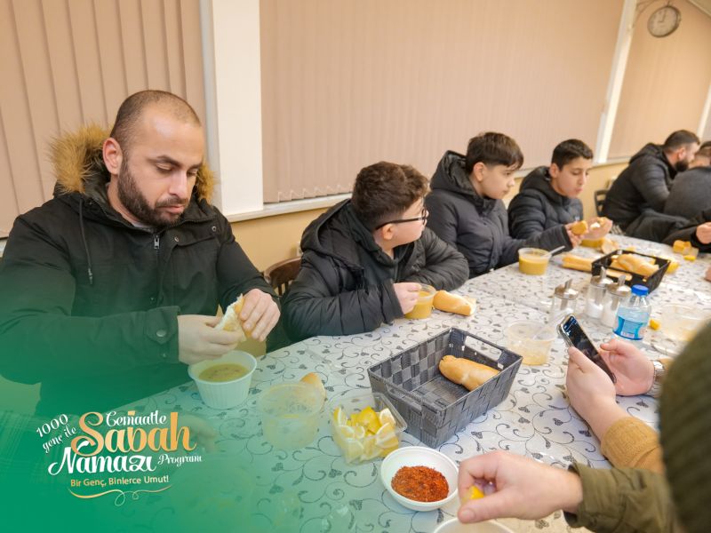 1100 Genç, Anvers Huzur Cami’nde Sabah Namazında Buluştu