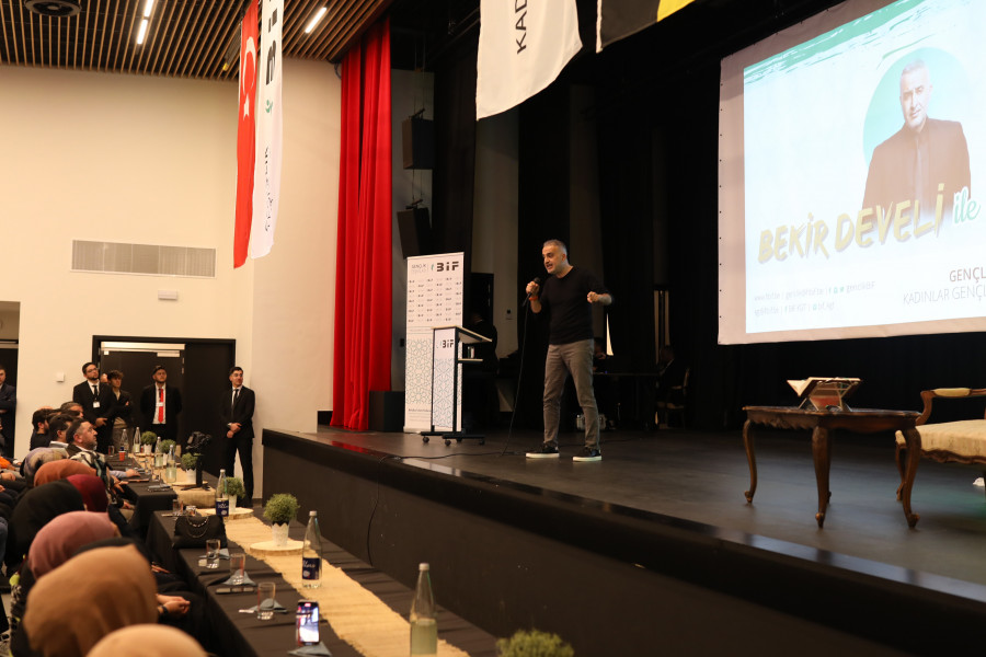 Bekir Develi ile Genç Sohbet