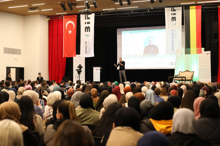 Bekir Develi ile Genç Sohbet