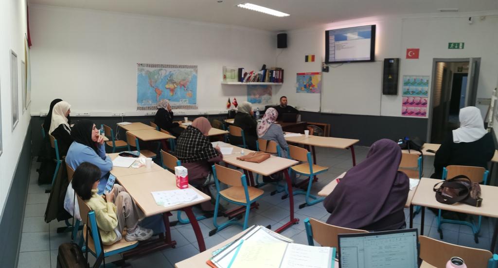Hoca Hanımlar İleri Eğitimde Buluşuyor