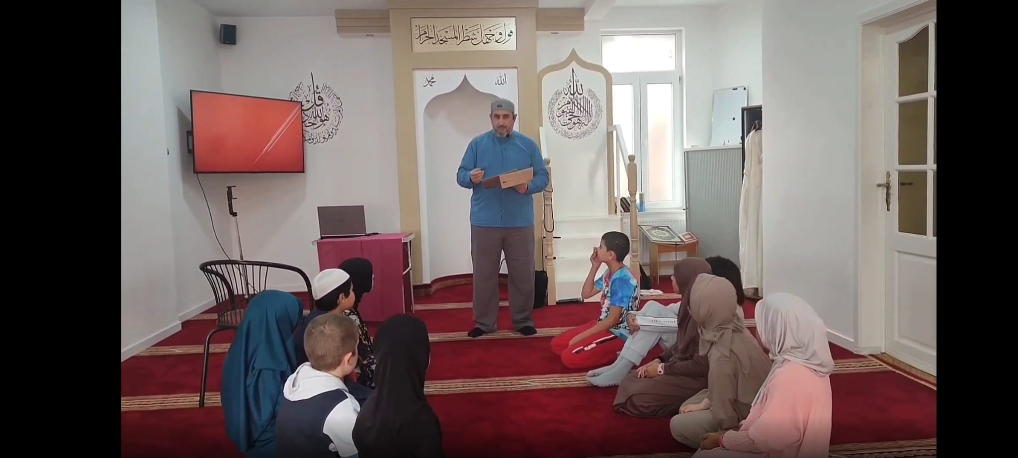 La Louvière Camii'nde Düzenlenen Yarışma: Genç Yetenekler Dini Bilgilerini ve Takım Ruhunu Güçlendirdi